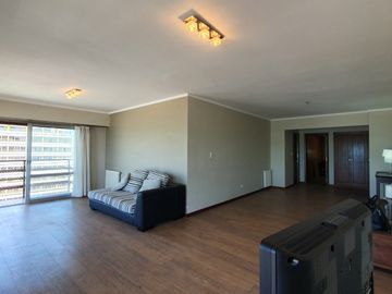 Venta - Departamento cuatro ambientes c/dep y dos cocheras en primera linea de mar - B Maritimo 5611