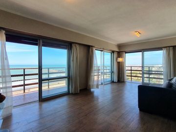 Venta - Departamento cuatro ambientes c/dep y dos cocheras en primera linea de mar - B Maritimo 5611