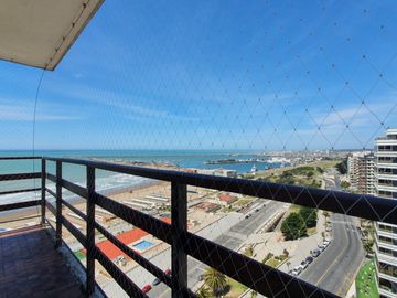 Venta - Departamento cuatro ambientes c/dep y dos cocheras en primera linea de mar - B Maritimo 5611