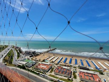 Venta - Departamento cuatro ambientes c/dep y dos cocheras en primera linea de mar - B Maritimo 5611