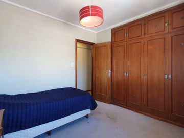 Venta - Departamento cuatro ambientes c/dep y dos cocheras en primera linea de mar - B Maritimo 5611