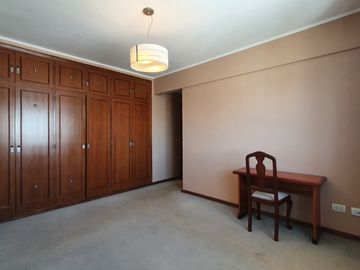 Venta - Departamento cuatro ambientes c/dep y dos cocheras en primera linea de mar - B Maritimo 5611