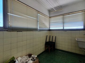 Venta - Departamento cuatro ambientes c/dep y dos cocheras en primera linea de mar - B Maritimo 5611