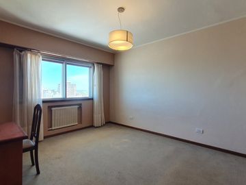 Venta - Departamento cuatro ambientes c/dep y dos cocheras en primera linea de mar - B Maritimo 5611