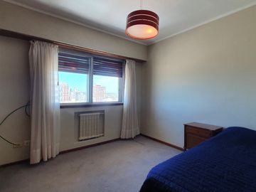Venta - Departamento cuatro ambientes c/dep y dos cocheras en primera linea de mar - B Maritimo 5611