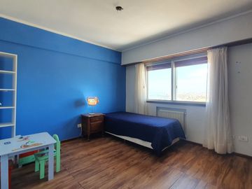 Venta - Departamento cuatro ambientes c/dep y dos cocheras en primera linea de mar - B Maritimo 5611
