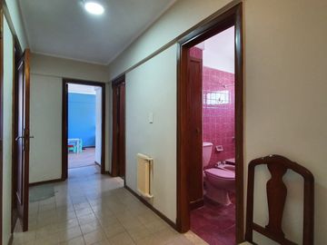 Venta - Departamento cuatro ambientes c/dep y dos cocheras en primera linea de mar - B Maritimo 5611