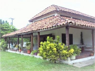 GANGA VENDO CASA MELGAR 311 M2 CON TERRENO DE 16.000 M2 PISCINA