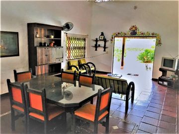 GANGA VENDO CASA MELGAR 311 M2 CON TERRENO DE 16.000 M2 PISCINA