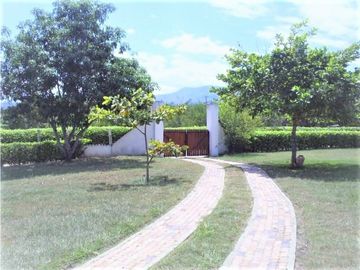 GANGA VENDO CASA MELGAR 311 M2 CON TERRENO DE 16.000 M2 PISCINA