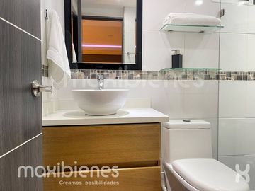 apartamento en arriendo en los colores. Cod A72528