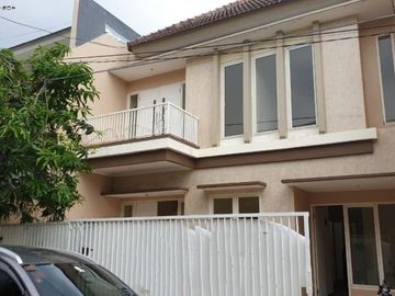 Rumah Baru Gress di Mulyosari, Row Jalan 2 Mobil