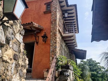 CASA EN VENTA EN EXCLUSIVA ZONA NORTE DE CUERNAVACA