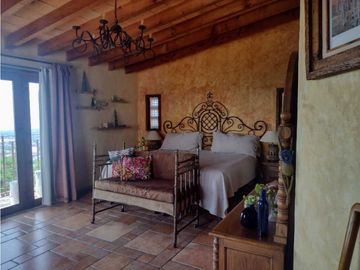 CASA EN VENTA EN EXCLUSIVA ZONA NORTE DE CUERNAVACA