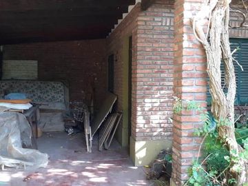 Casa Fondo en venta en Temperley Oeste