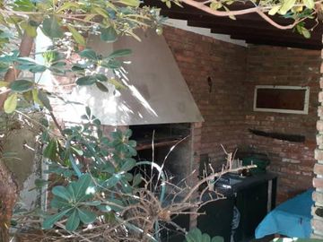 Casa Fondo en venta en Temperley Oeste