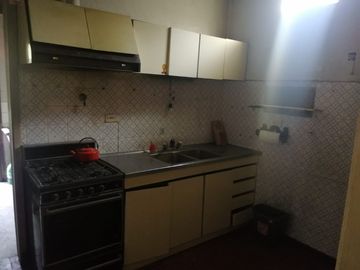 Casa Fondo en venta en Temperley Oeste
