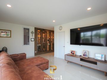 Charming 3 Bedroom House For Sale At - Ibreeze View