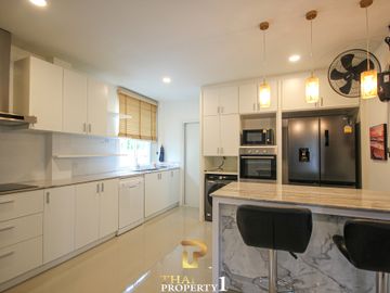 Charming 3 Bedroom House For Sale At - Ibreeze View