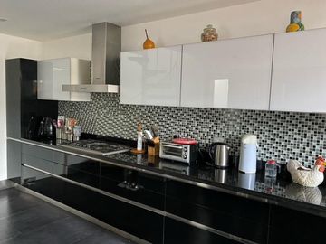 CASA EN VENTA EN SAN ISIDRO FRENTE AL PARQUE ACOSTA