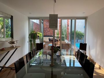 CASA EN VENTA EN SAN ISIDRO FRENTE AL PARQUE ACOSTA