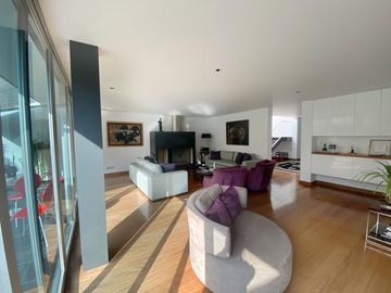 CASA EN VENTA EN SAN ISIDRO FRENTE AL PARQUE ACOSTA