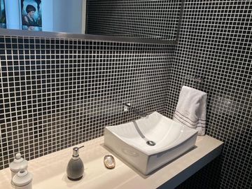 CASA EN VENTA EN SAN ISIDRO FRENTE AL PARQUE ACOSTA