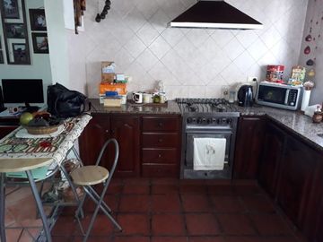 LATORRE PROP VENDE CHALET DE 3 AMB+DEPTO DE 2 AMB+GALPON DE 200 M2