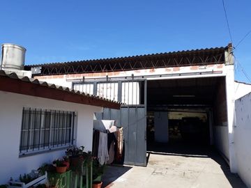 LATORRE PROP VENDE CHALET DE 3 AMB+DEPTO DE 2 AMB+GALPON DE 200 M2