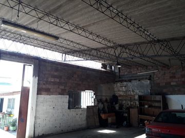 LATORRE PROP VENDE CHALET DE 3 AMB+DEPTO DE 2 AMB+GALPON DE 200 M2