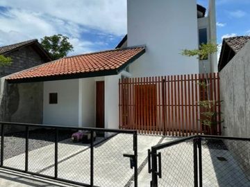 Eksklusif Rumah Japanese 2 Lantai FREE Perabot 10 menit ke RSA UGM