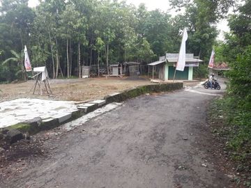 Di Daerah Istimewa Yogyakarta Rumah dekat Candi Prambanan di Kec. Berbah, Kabupaten Sleman