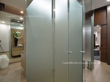 casa de Lujo con Alberca y Amplio  Jardín cerca Bugambilias Sur ZMG