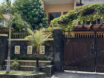 Rumah Mewah Siap Huni di Gayungsari Selangkah Ke Masjid Al Akbar