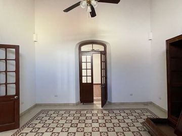 Casa - Centro - calle 62 de 5 habitaciones