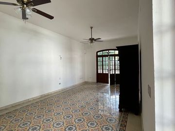 Casa - Centro - calle 62 de 5 habitaciones