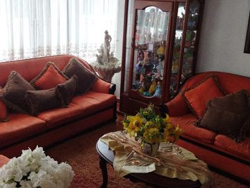 En venta linda casa  y departamento, entrada a Carapungo