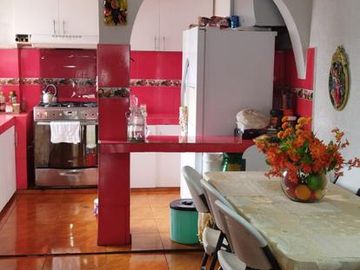 En venta linda casa  y departamento, entrada a Carapungo