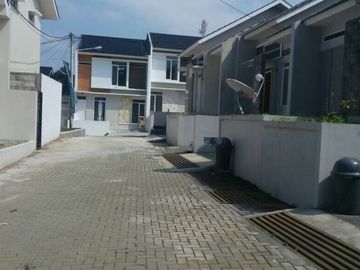 rumah eksklusif di sariwangi dengan udara pegunungan dkt tol,pusat kota,view kota