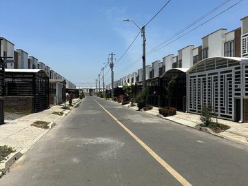 casa en venta en parque natura. Cod V7470481