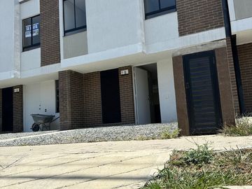 casa en venta en parque natura. Cod V7470481