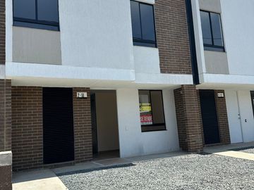 casa en venta en parque natura. Cod V7470481