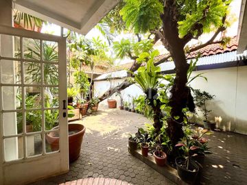 Rumah Strategis di Salemba Peluang Investasi Bisnis Dan Hunian