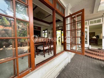 Rumah Strategis di Salemba Peluang Investasi Bisnis Dan Hunian