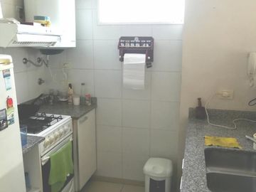 Excelente monoambiente en L en Parque Chacabuco