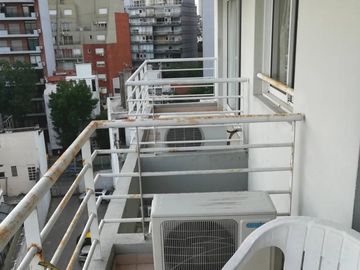 Excelente monoambiente en L en Parque Chacabuco