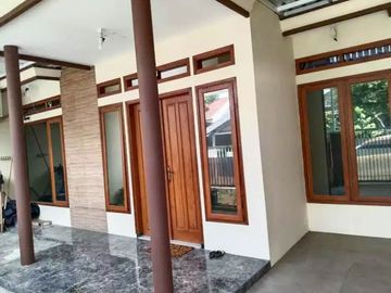 Rumah 2 Lantai Luas 136 di Sulfat Raya kota Malang