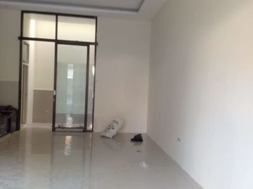 Di jual rumah baru di alam hijau-citraland, surabaya