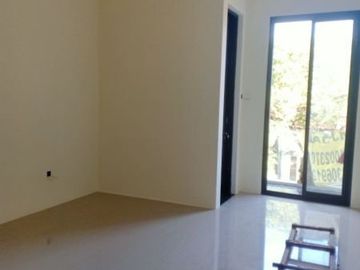 Di jual rumah baru di alam hijau-citraland, surabaya