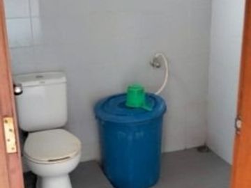 DISEWAKAN RUMAH SIAP HUNI 2 LT DI PERUM TELAGA GOLF SAWANGAN